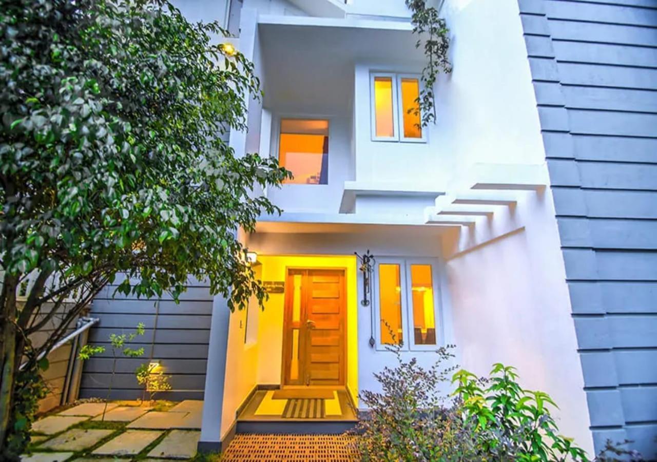 Dazzle Villa Resort Kalpetta Luaran gambar